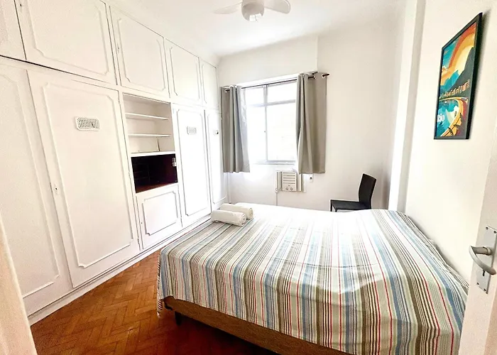 Apartamento Completo Ao Lado Da Praia De Copacabana, 2 Quartos , Andar Alto , Sala Enorme, Ar Cond, ,Wifi, Tv Smart, Pauloangerami Nsc109 Rio de Janeiro